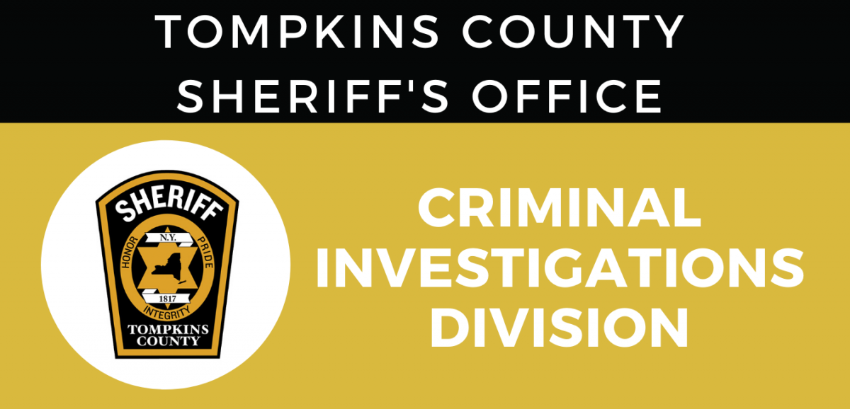 Текст «Criminal Investigations Division» (отдел уголовных расследований) и изображение с нашивкой шерифа